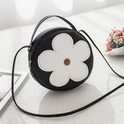 Geanta de dama moderna in forma rotunda