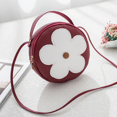 Geanta de dama moderna in forma rotunda