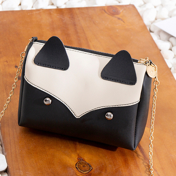 Geanta de dama moderna cu element 3D si lant