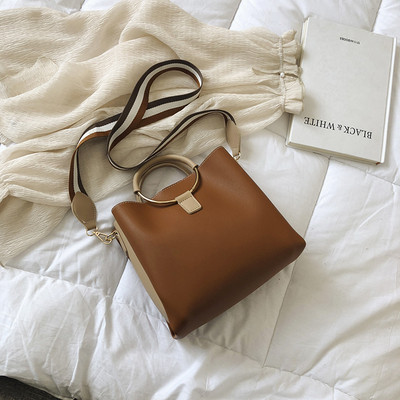 Geanta de dama eleganta cu manere lungi si scurte