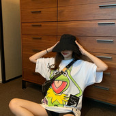 Tricou casual dama cu aplicatie colorata - model lung in culoarea alba