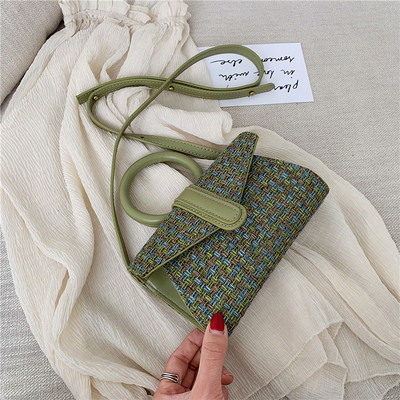 Geanta de dama cu inchidere metalica in mai multe culori