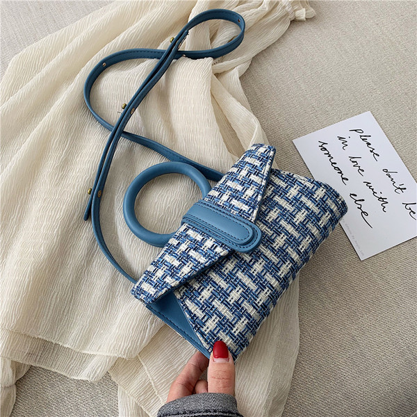 Geanta de dama cu inchidere metalica in mai multe culori