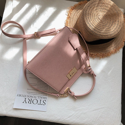 Модерна дамска чанта от еко  кожа в няколко цвята