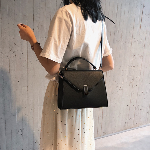 Geanta de dama eleganta cu inchidere metalica in mai multe culori