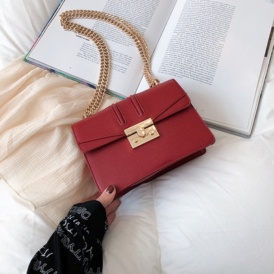 Geantă de damă elegantă din piele ecologică cu lanț metalic