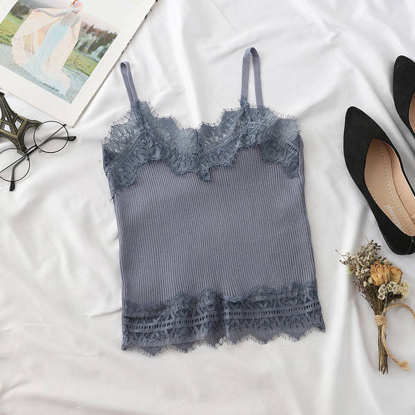 Модерен дамски потник с дантела и тънки презрамки в няколко цвята