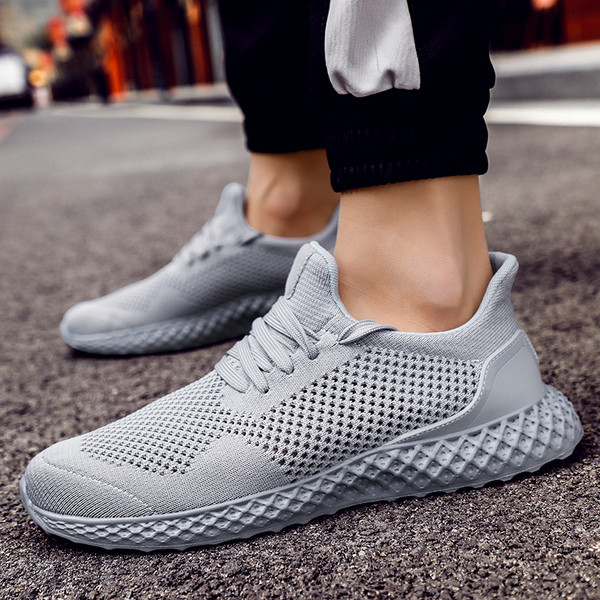 Tenisi moderni pentru bărbați cu șireturi în alb, gri și negru