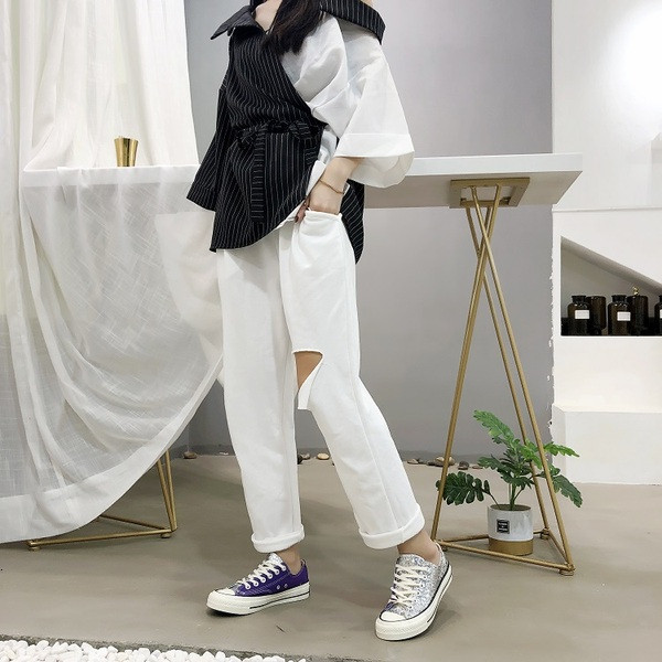 Μοντέρνα γυναικεία αθλητικά παπούτσια με ψηλή σόλα και  κομψό αποτέλεσμα σε τρία χρώματα