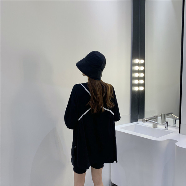 Tricou dama model larg cu aplicare de culoare alb-negru