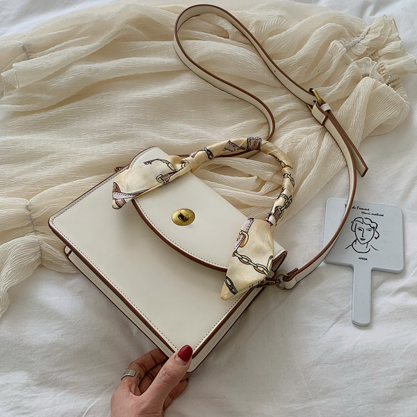 Geanta de dama din piele in patru culori