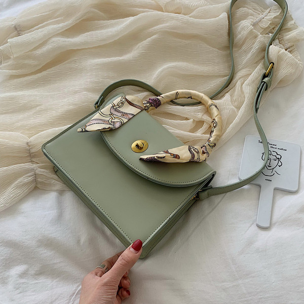 Geanta de dama din piele in patru culori