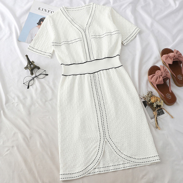 Rochie elegantă de damă, cu decolteu în V și mâneci scurte, în alb-negru