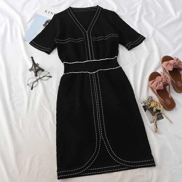 Rochie elegantă de damă, cu decolteu în V și mâneci scurte, în alb-negru