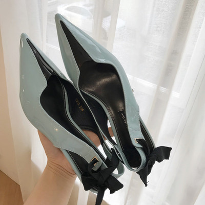 Pantofi eleganti de dama cu toc si sireturi in doua culori