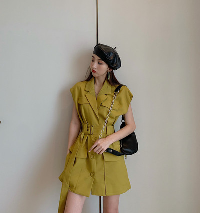 Rochie de dama eleganta cu nasturi si curea in doua culori