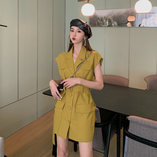 Rochie de dama eleganta cu nasturi si curea in doua culori