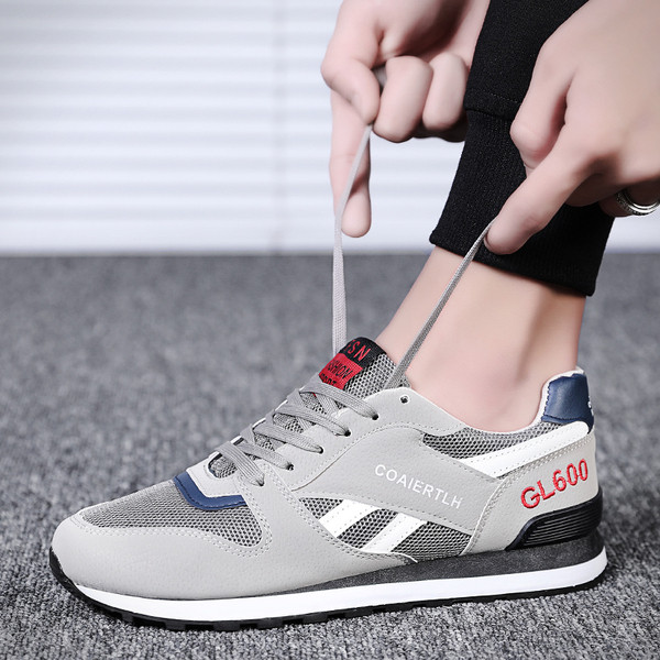 Adidași moderni pentru bărbați în trei culori cu șireturi