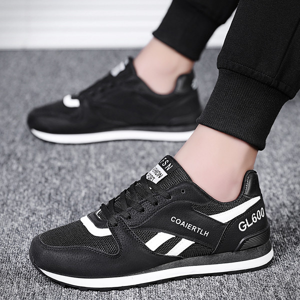 Adidași moderni pentru bărbați în trei culori cu șireturi