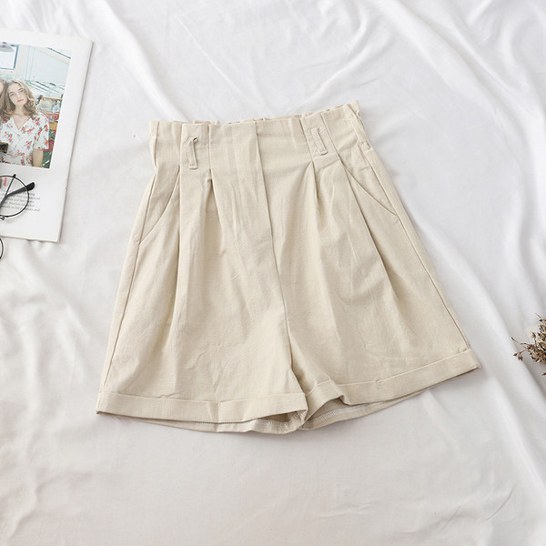 Ежедневен дамски комплект от две части в светъл цвят