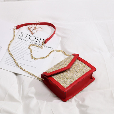 Ежедневна дамска чанта от еко кожа с метална верижка в няколко цвята