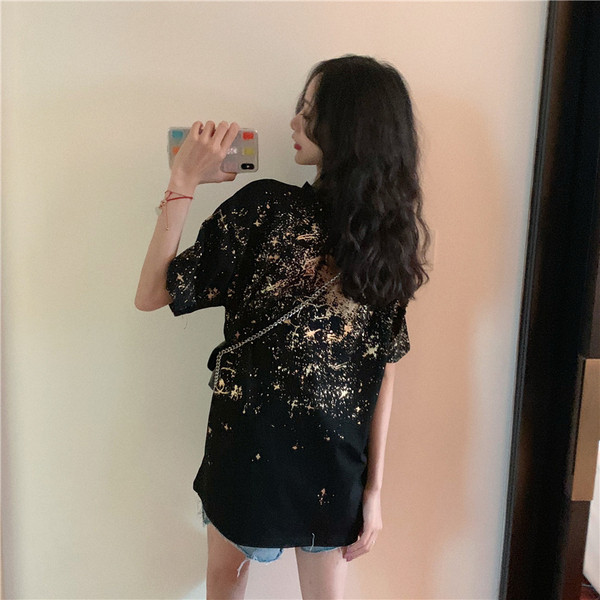 Tricou de damă cu decolteu O în negru