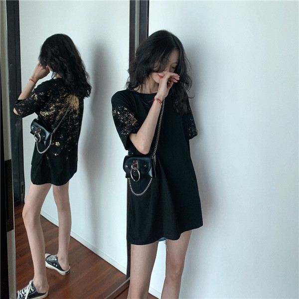 Tricou de damă cu decolteu O în negru