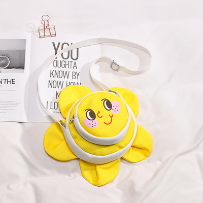 Geanta de dama moderna de culoare galbena cu element 3D