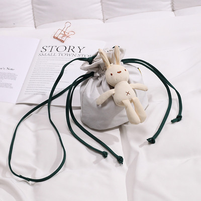 Geanta de dama cu element 3D si cravate in mai multe culori