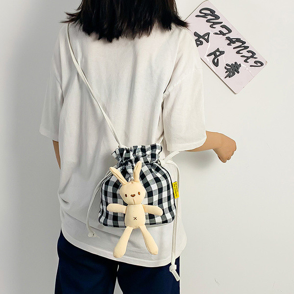 Geanta de dama cu element 3D si cravate in mai multe culori