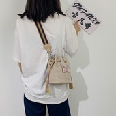 Geanta dama cu ciucuri si aplicatie in trei culori