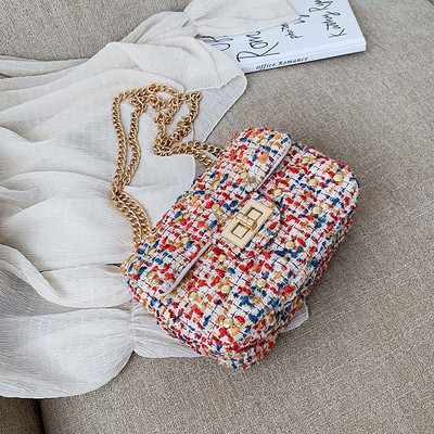 Geanta de dama eleganta cu model colorat si inchidere metalica