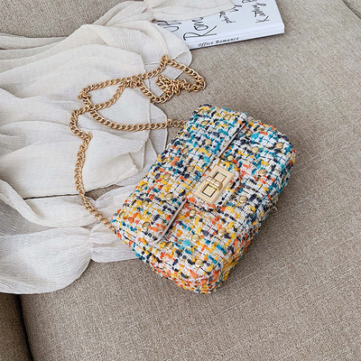 Geanta de dama eleganta cu model colorat si inchidere metalica