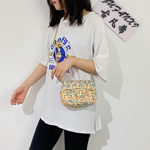 Geanta de dama eleganta cu model colorat si inchidere metalica