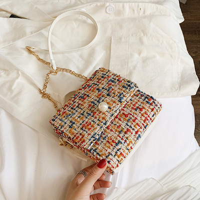 Geantă de zi cu zi pentru femei cu un lanț metalic cu model colorat