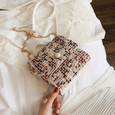 Geantă de zi cu zi pentru femei cu un lanț metalic cu model colorat