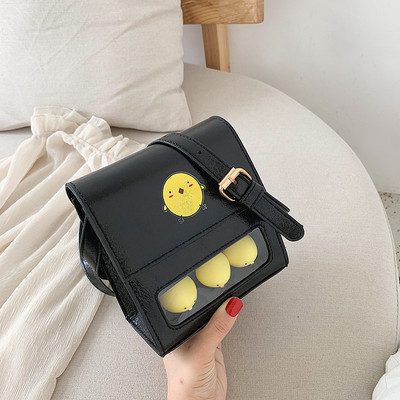 Geanta de dama cu aplicatie colorata in trei culori