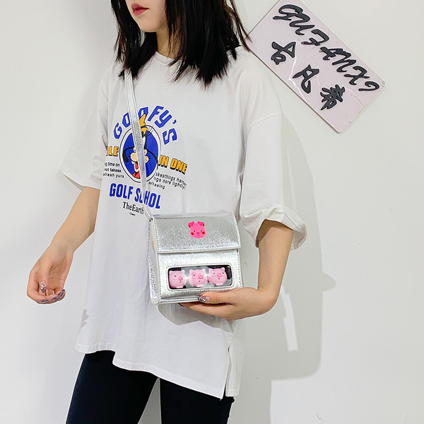 Geanta de dama cu aplicatie colorata in trei culori