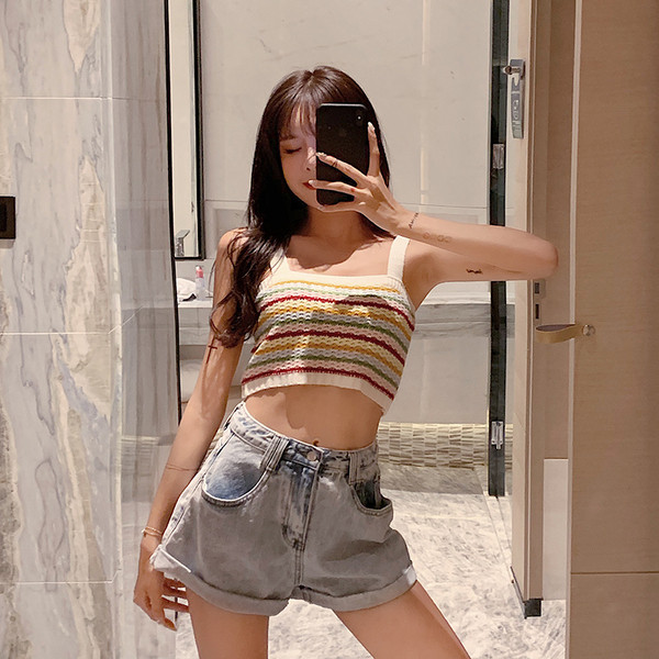 Blugi scurti de dama actuali cu talie inalta