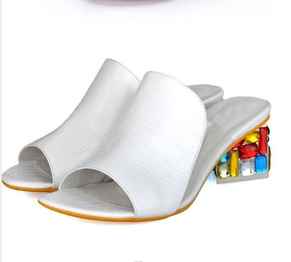 Модерни дамски чехли с ток и цветни камъни в два цвята