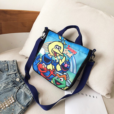 Geantă de zi cu zi pentru femei în alb-negru și aplicație color