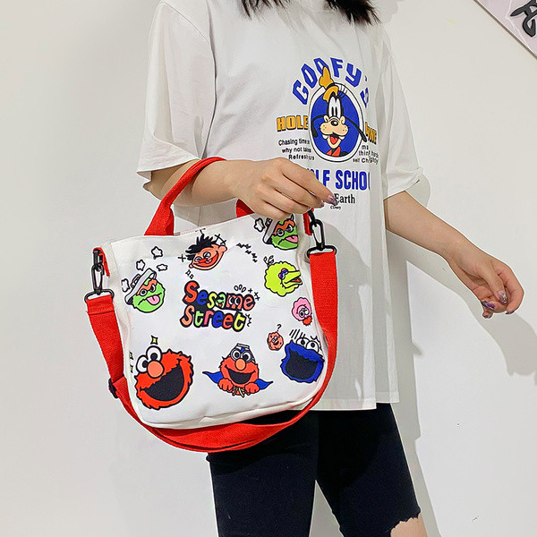 Geantă de zi cu zi pentru femei în alb-negru și aplicație color