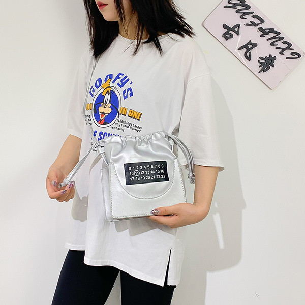 Geanta de dama moderna cu imprimeu in patru culori