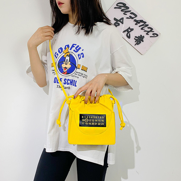 Geanta de dama moderna cu imprimeu in patru culori