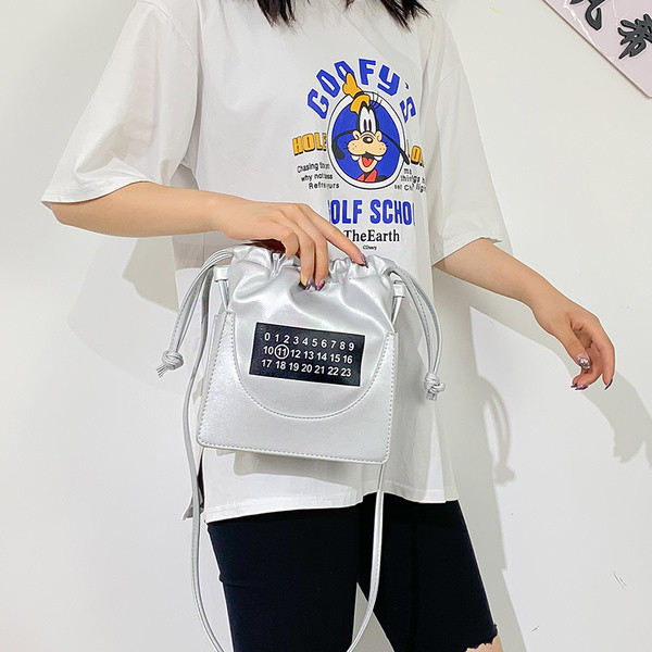 Geanta de dama moderna cu imprimeu in patru culori