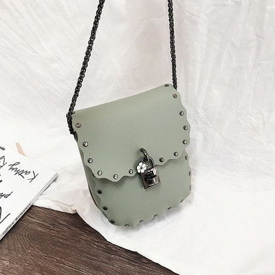 Geanta de dama din piele ecologica si lant in trei culori