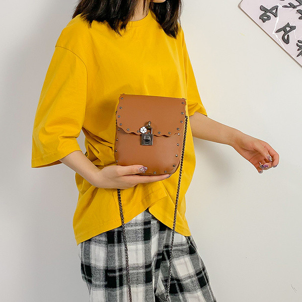 Geanta de dama din piele ecologica si lant in trei culori