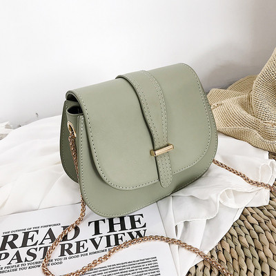 Geanta de dama din piele ecologica cu inchizatoare metalica si lant