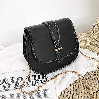 Geanta de dama din piele ecologica cu inchizatoare metalica si lant