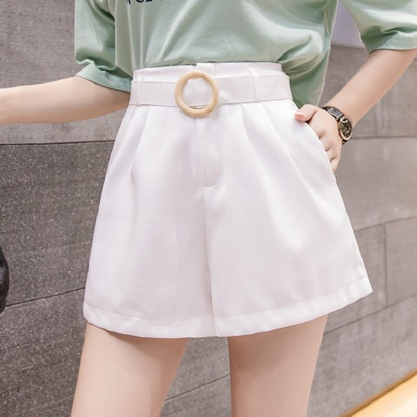 Pantaloni scurti eleganti de dama cu talie inalta si curea in mai multe culori